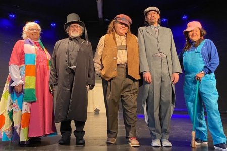 Academia de Teatro Adulto Mayor UNAP estrenó obra “La pandilla del arcoíris”