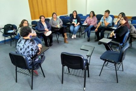Dirección de Equidad de Género y Diversidad de la UNAP difunde su labor a administrativos de la Sede Victoria