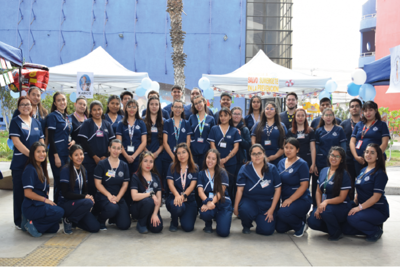 Comunidad Unapina participó en feria de la salud organizada por estudiantes de cuarto años de enfermería