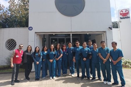 Kinesiólogos en formación de la UNAP Sede Victoria visitan el Instituto Teletón en Temuco