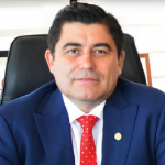 Rector Alberto Martínez