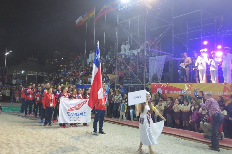 Masiva bienvenida a inédita versión de los III Juegos Bolivarianos de Playa 2016 en Iquique y delegaciones de 11 países