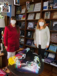 UNAP reafirma compromiso con la comunidad entregando escudos faciales al comercio local