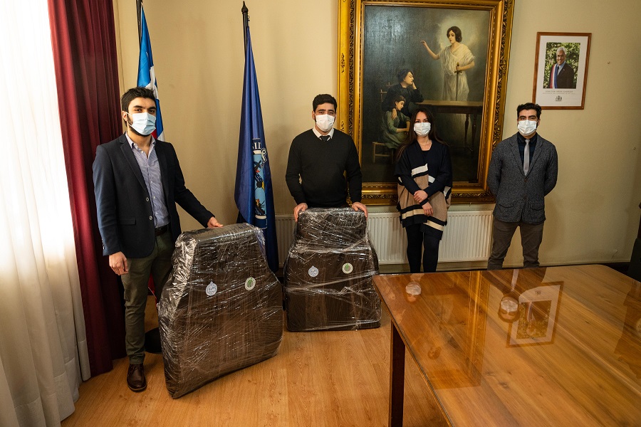 Carrera de Kinesiología de la UNAP Sede Victoria dona equipamiento clínico al Hospital San José y al SAR de la comuna