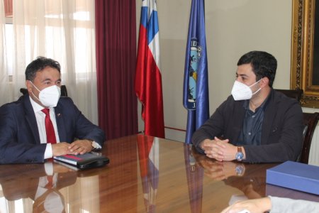 Reunión protocolar entre el Director de la UNAP y el Diputado Juan Carlos Beltrán