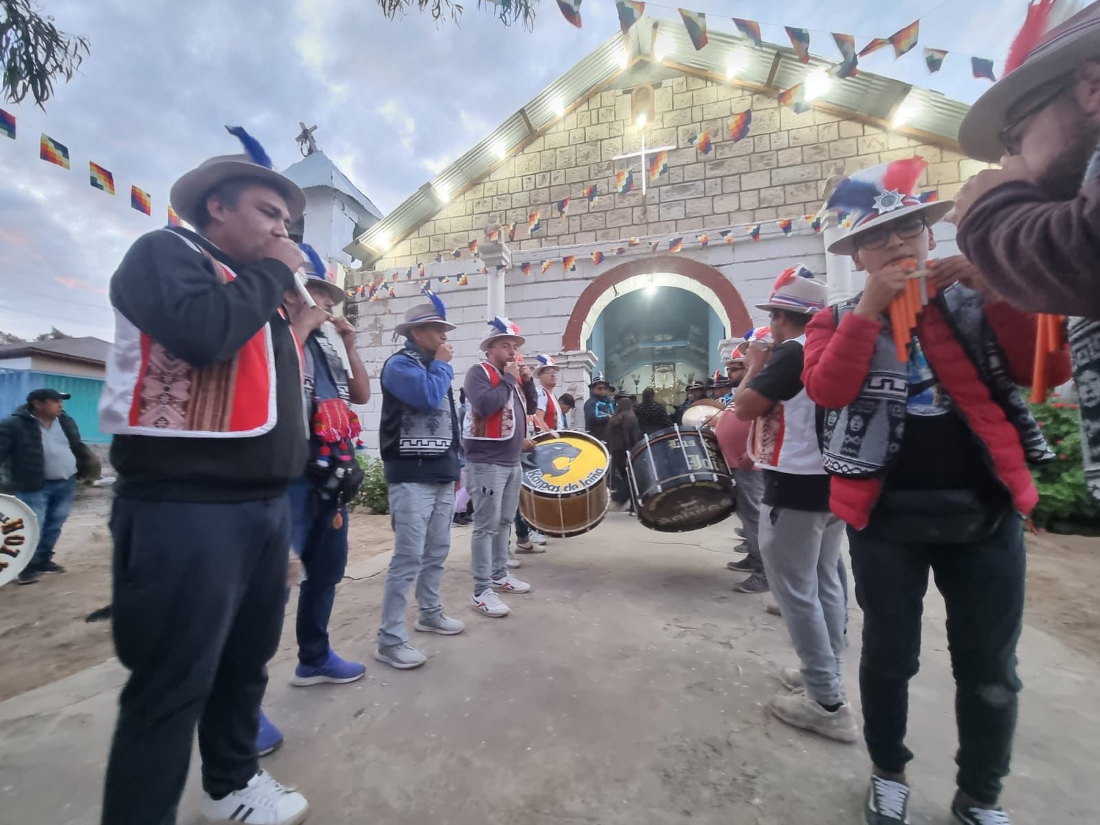 UNAP integró fiesta patronal Aymara y fue representada por docente y músicos lakitas
