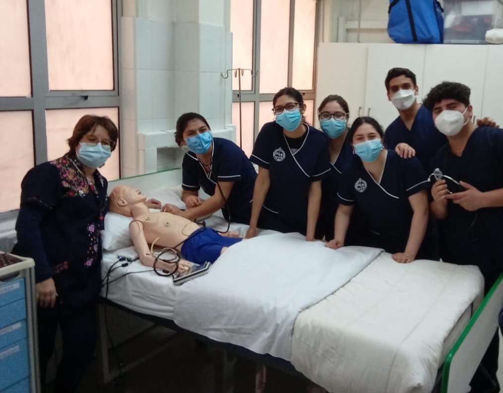 Enfermeros en formación potencian sus conocimientos con taller práctico de auscultación pulmonar