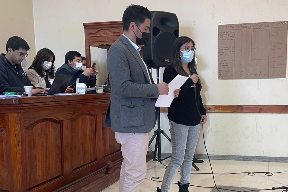 Docente de Kinesiología de la UNAP asiste a diagnóstico participativo del CESFAM Victoria