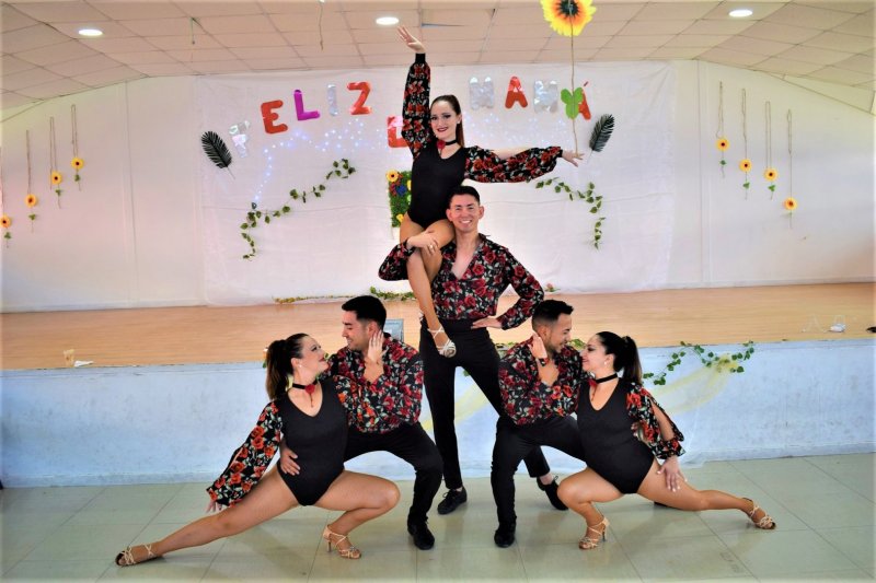 Día de la Madre: Universidad homenajeó a funcionarias y docentes con evento de danza, música y camaradería