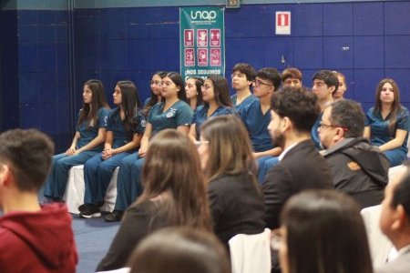 Estudiantes de segundo año sellan su compromiso vocacional con su carrera de Kinesiología en importante ceremonia