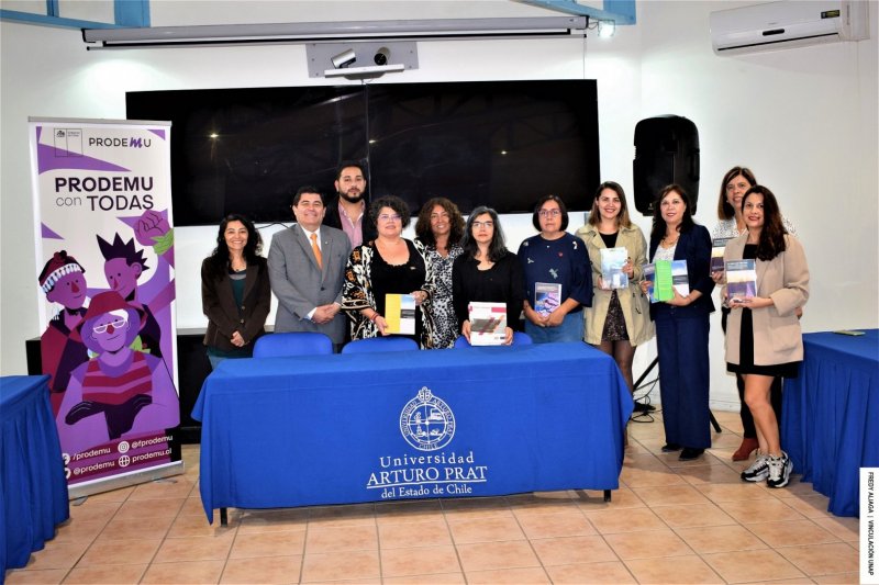 UNAP dona libros para biblioteca de Fundación Prodemu en Región de Arica y Parinacota