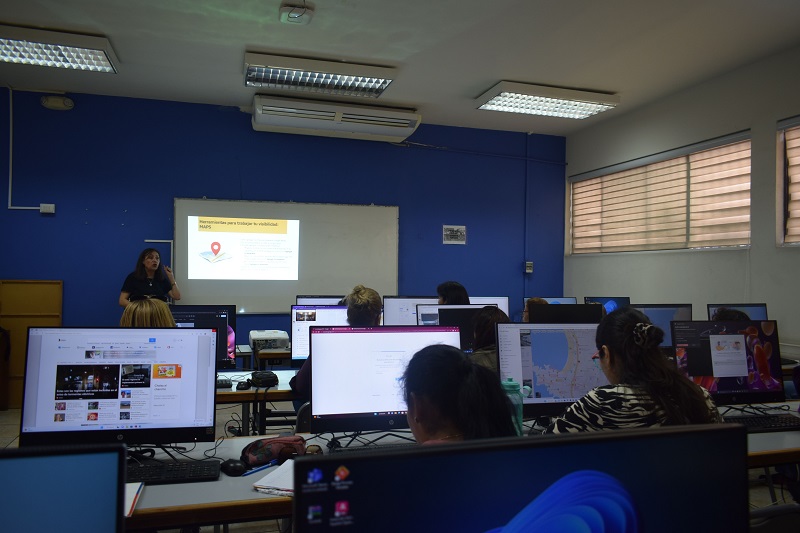 UNAP y PRODEMU realizaron talleres en el área de las Tecnología de Información y Comunicación.
