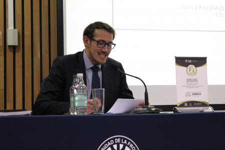 Doctor en Derecho de la UNAP expone en Seminario sobre la Reforma a la Ley de Insolvencia y Reemprendimiento