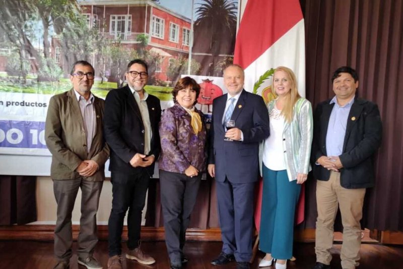 UNAP Arica llevó el Vino del Desierto a importante evento en Perú