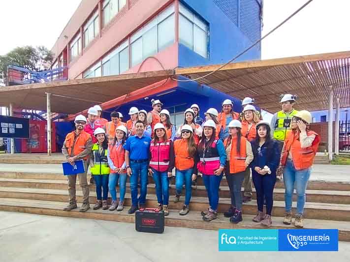 Estudiantes visitan en terreno la obra Edificio Brava a cargo de la Empresa Constructora Diez