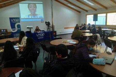 Con destacados panelistas locales, nacionales y extranjeros se efectuó Seminario de Derecho en UNAP Sede Victoria