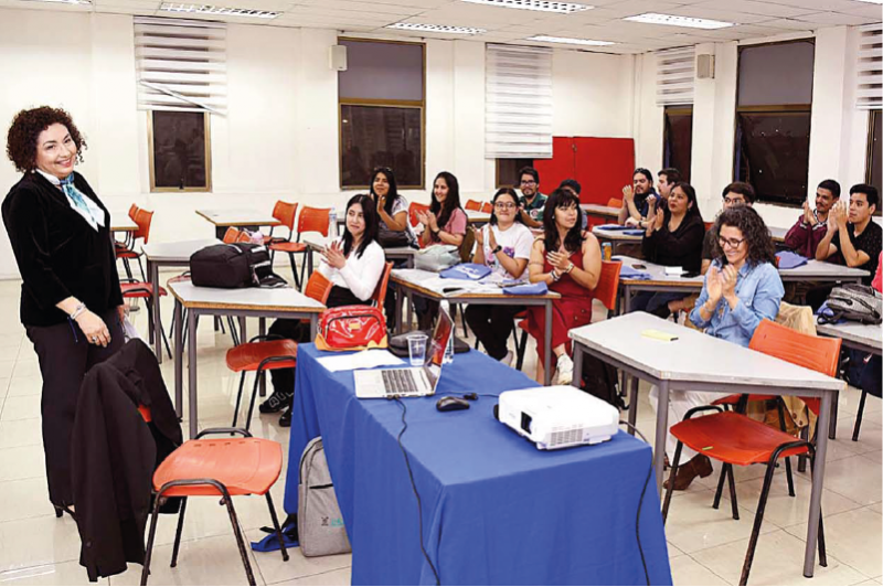 Carrera de Pedagogía en Inglés realizó exitoso Encuentro de Egresados/as y Titulados/as