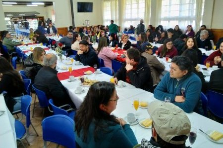 Con concurrido desayuno institucional la Sede Victoria dio el vamos al Aniversario N°39 de la Universidad Arturo Prat