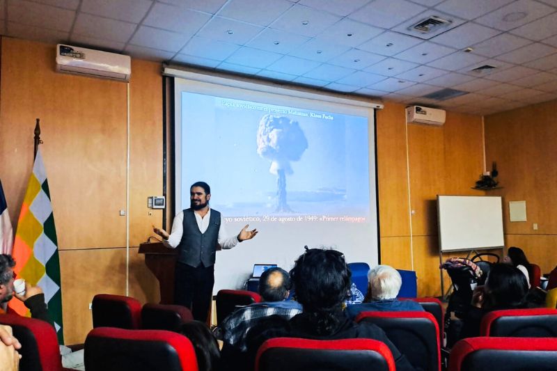 Facultad de Ciencias de la UNAP inicia ciclo de coloquios con destacada ponencia del Dr. Fernando Izaurieta