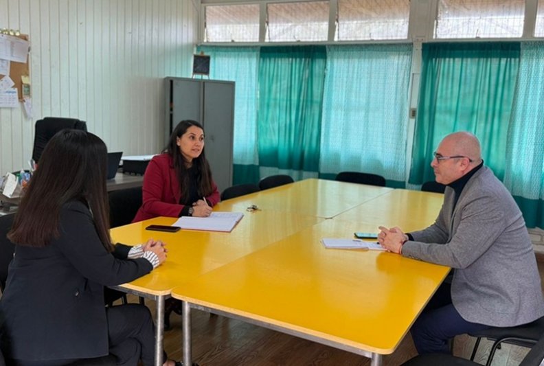 Académico genera investigación en histórica escuela diferencial de Iquique