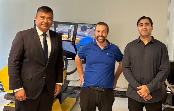 Felipe Orellana Martínez Cónsul General de Chile en Montreal; Alessandro Navarra profesor Asociado Departamento de Ingeniería de Minas, McGill Univerrsity; Norman Toro Director de Investigación e Innovación FIA-UNAP.