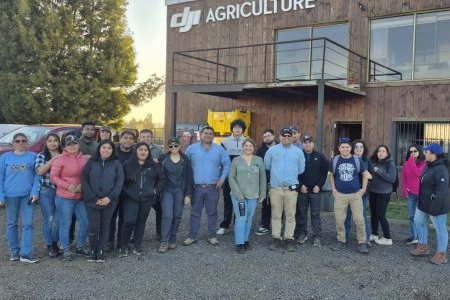 Estudiantes del mundo del agro conocen importantes avances tecnológicos en terreno