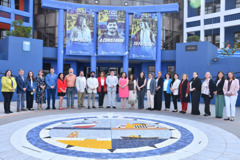 Bibliotecas universitarias debaten sobre ciencia abierta, inteligencia artificial y salud mental en reunión nacional en la UNAP