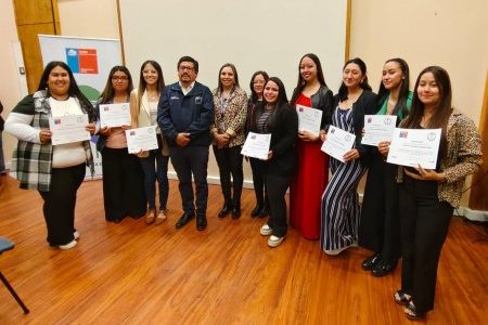 Enfermeros en formación son capacitados para ser monitores en la prevención del cáncer