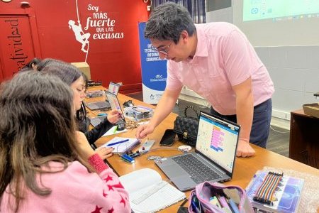 Decenas de personas asistieron a la edición 2026 de la Escuela de Verano en Victoria