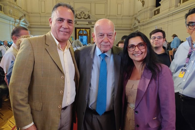 UNAP Santiago participó en presentación “La diplomacia del consenso”