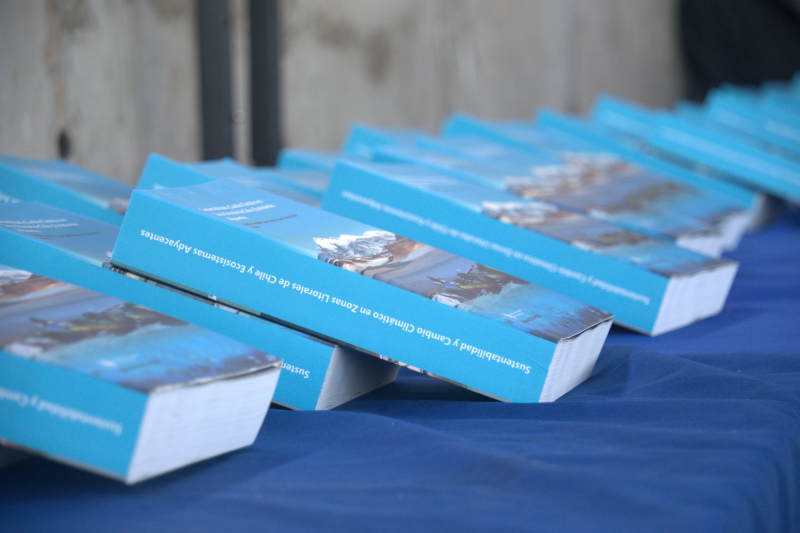 UNAP presentó libro sobre sustentabilidad y cambio climático en zonas litorales de Chile