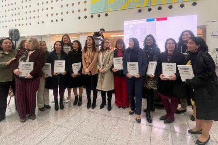 Jefa de carreras de Educación Parvularia marca presencia en el lanzamiento de los nuevos Estándares Pedagógicos y Disciplinarios del Mineduc