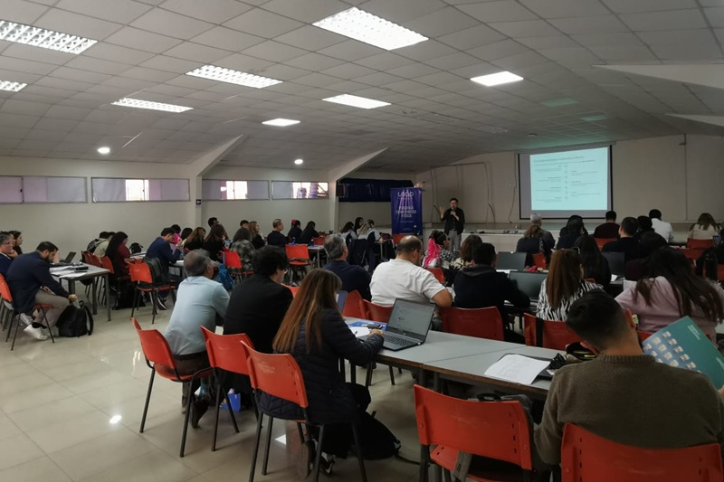 Docentes de Matemática de Iquique y Alto Hospicio conocieron herramientas de inteligencia artificial para revolucionar la enseñanza en aula