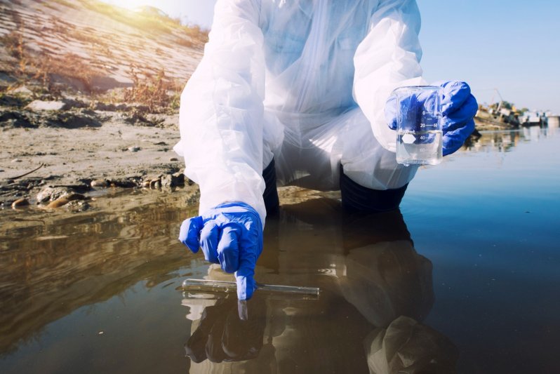 Equipo de investigadores crea sensor que detecta contaminantes en el agua