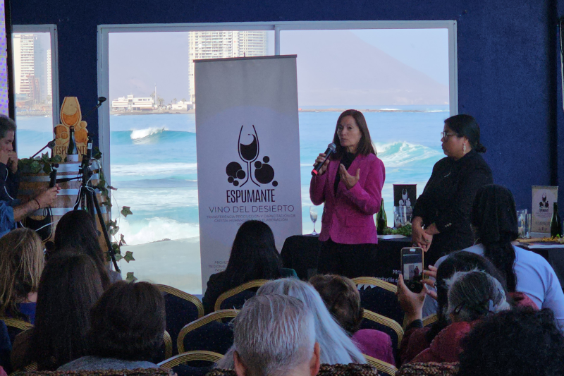 UNAP presenta el primer “Espumante Vino del Desierto” y culmina exitoso proyecto de innovación regional