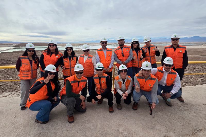 Estudiantes de Ingeniería Civil Metalúrgica realizan visita industrial al Salar de Atacama y Chuquicamata