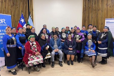 Más de una treintena de estudiantes celebraron el inicio del año académico de su carrera técnica en Lengua y Cultura Mapuche en Educación Parvularia
