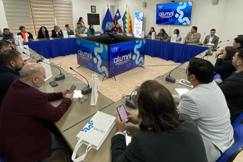 UNAP fortalece su comunidad de titulados y tituladas con el lanzamiento de Alumni