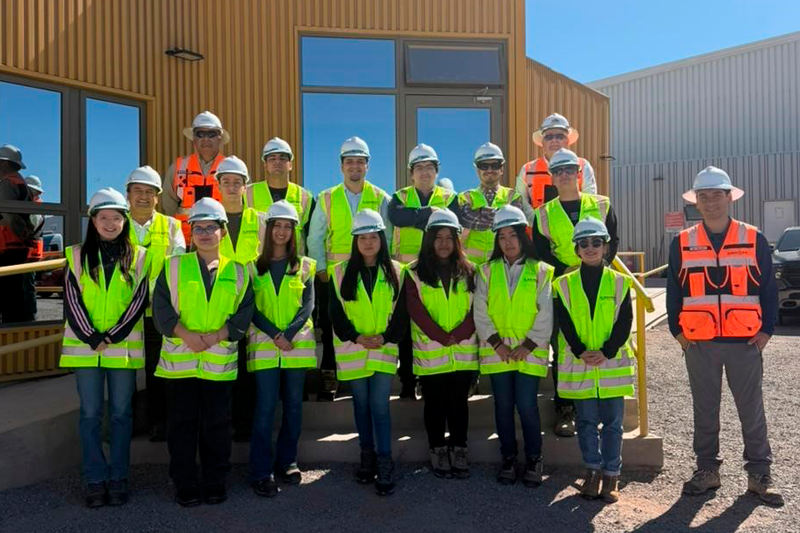 Estudiantes de la UNAP visitan las instalaciones de la empresa de logística integral Almanorte