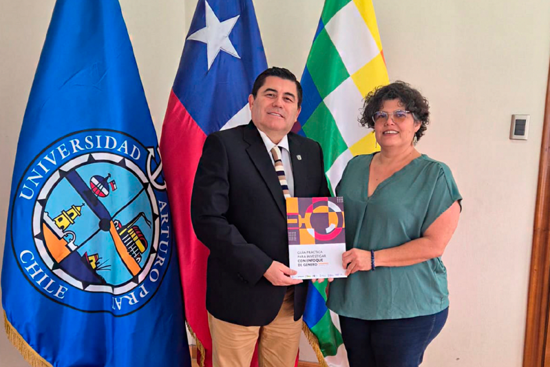 Proyecto InES Género UNAP hace entrega oficial de la "Guía Práctica para Investigar con Enfoque de Género" a la Rectoría