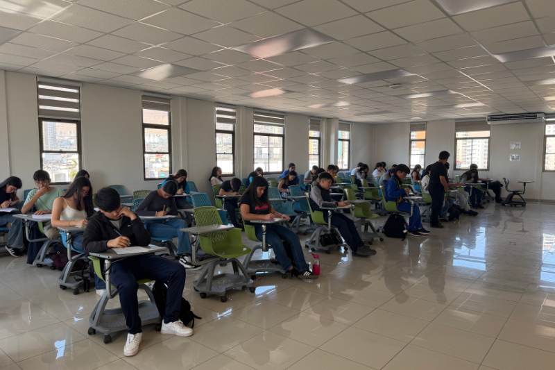 Más de 250 estudiantes participaron en jornada de competencias matemáticas en la UNAP