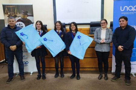 Con un nuevo triunfo del Liceo Bicentenario Enrique Ballacey culminó la 3ª Olimpiada Unapina de Litigación Oral