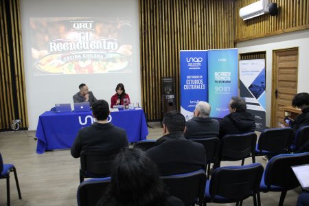 Académicos, estudiantes, funcionarios y público en general se unieron para conocer el libro “Los chilotes en el fin del mundo”